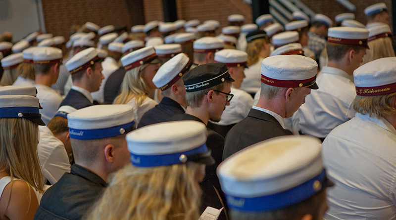 Studenter til dimission på Fjerritslev Gymnasium
