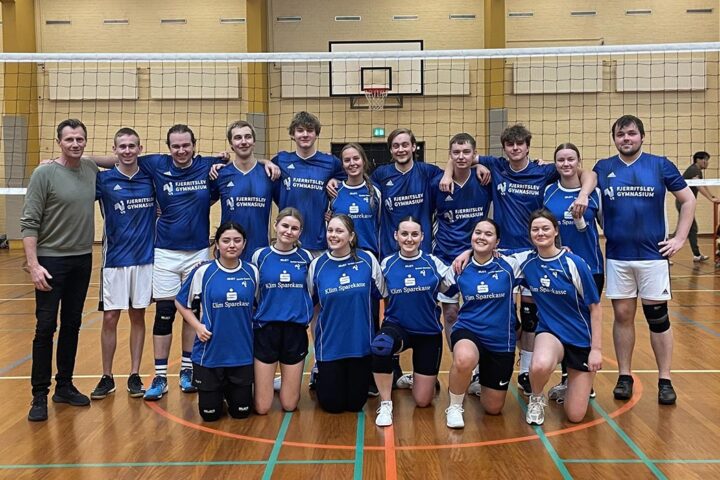 Holdfoto med volleyballspillere fra Fjerritslev Gymnasium