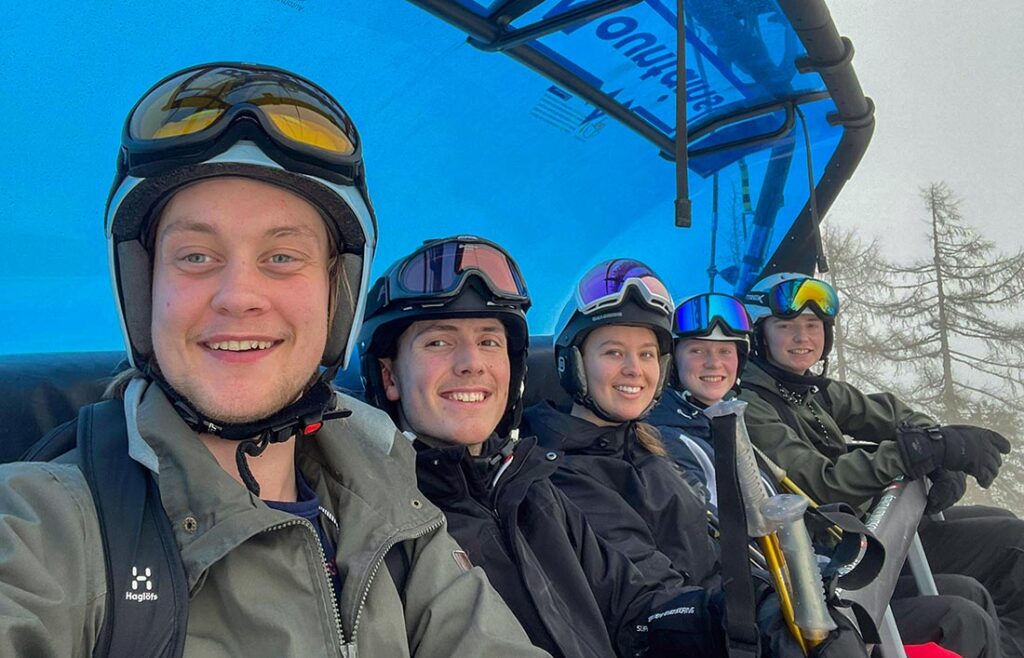 Elever i skilift